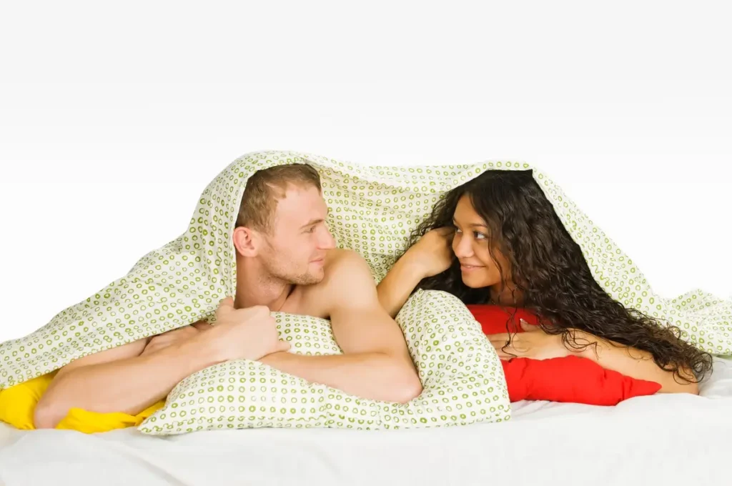 couple lit deux couettes