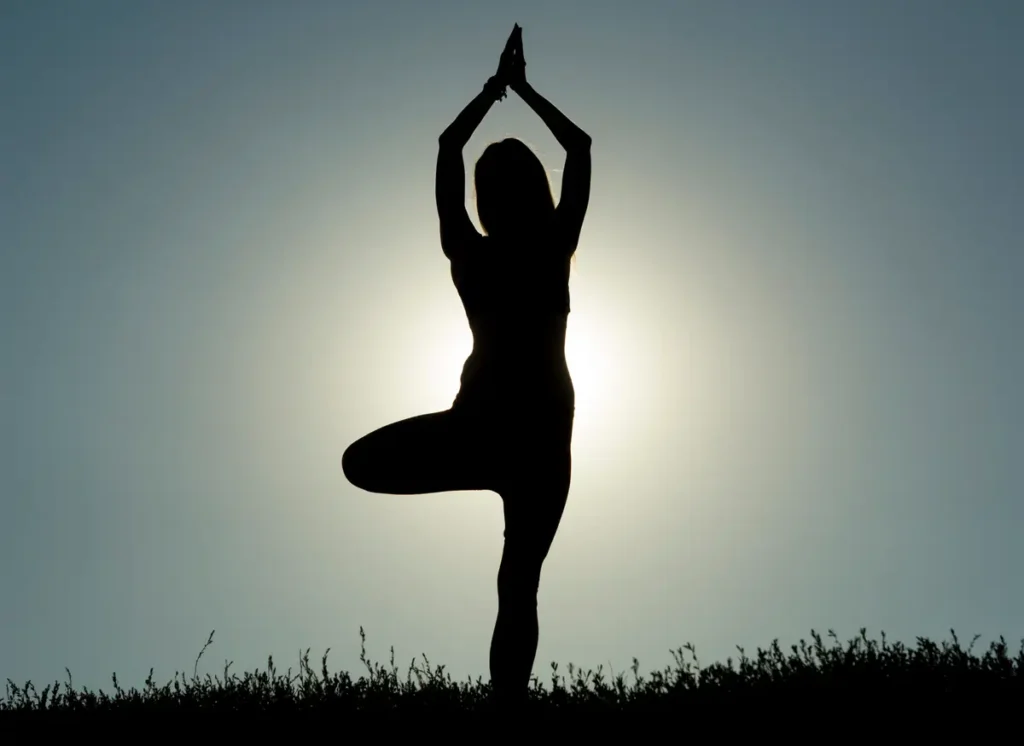 femme yoga silhouette